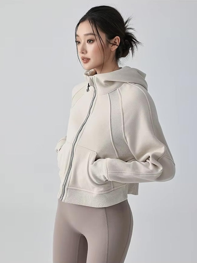 ストラクチャーライン フーディジャケット