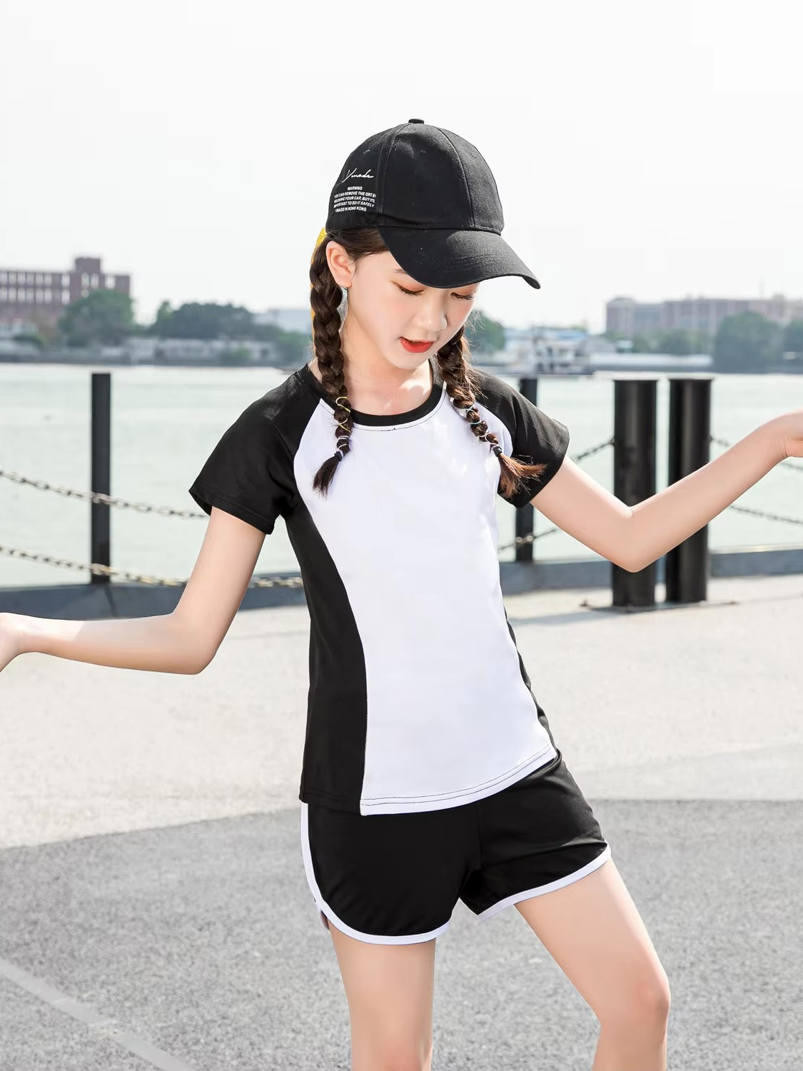 サイドラインキッズスポーツセットアップ