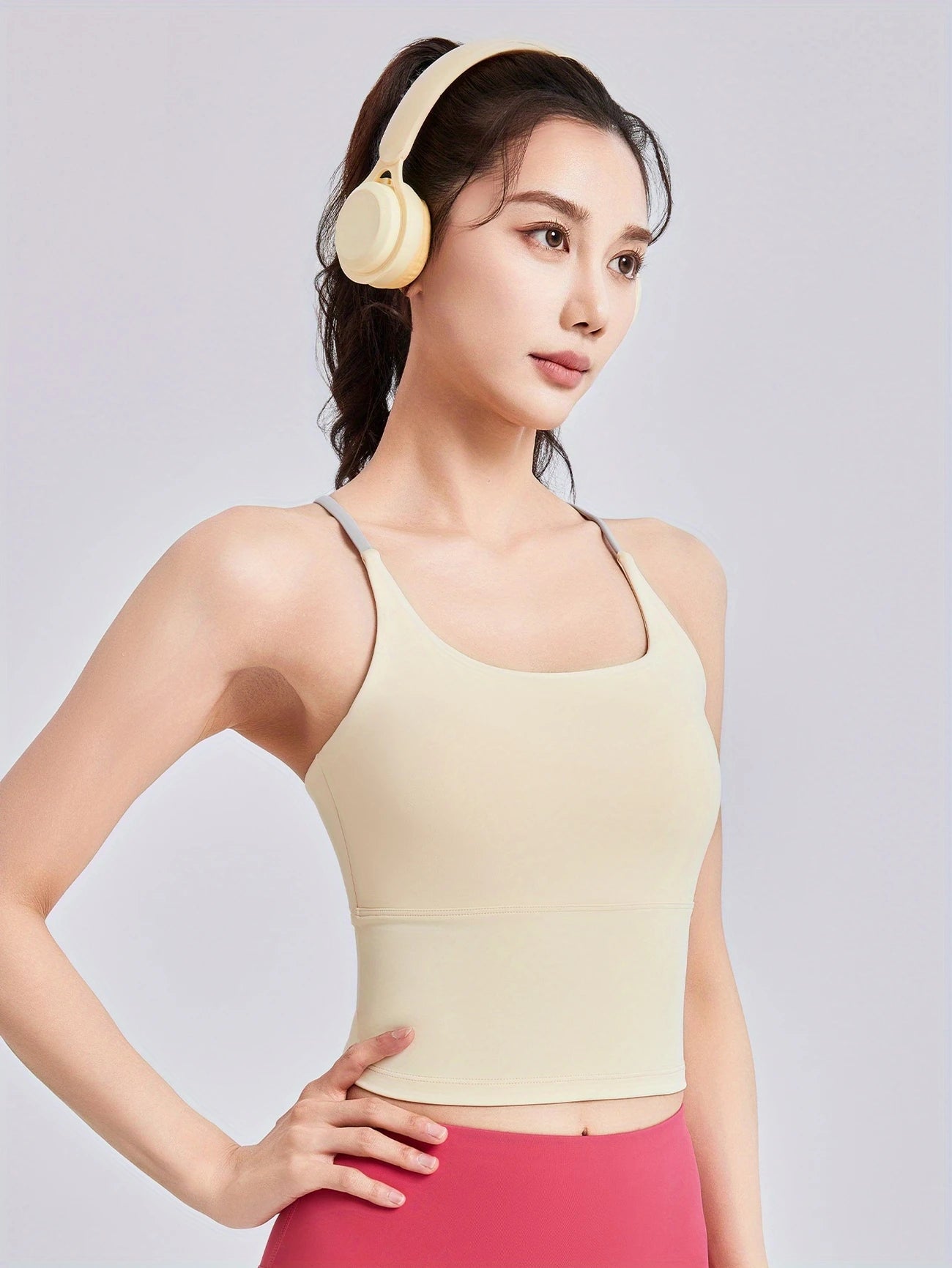 ラウンドネックフィットブラ