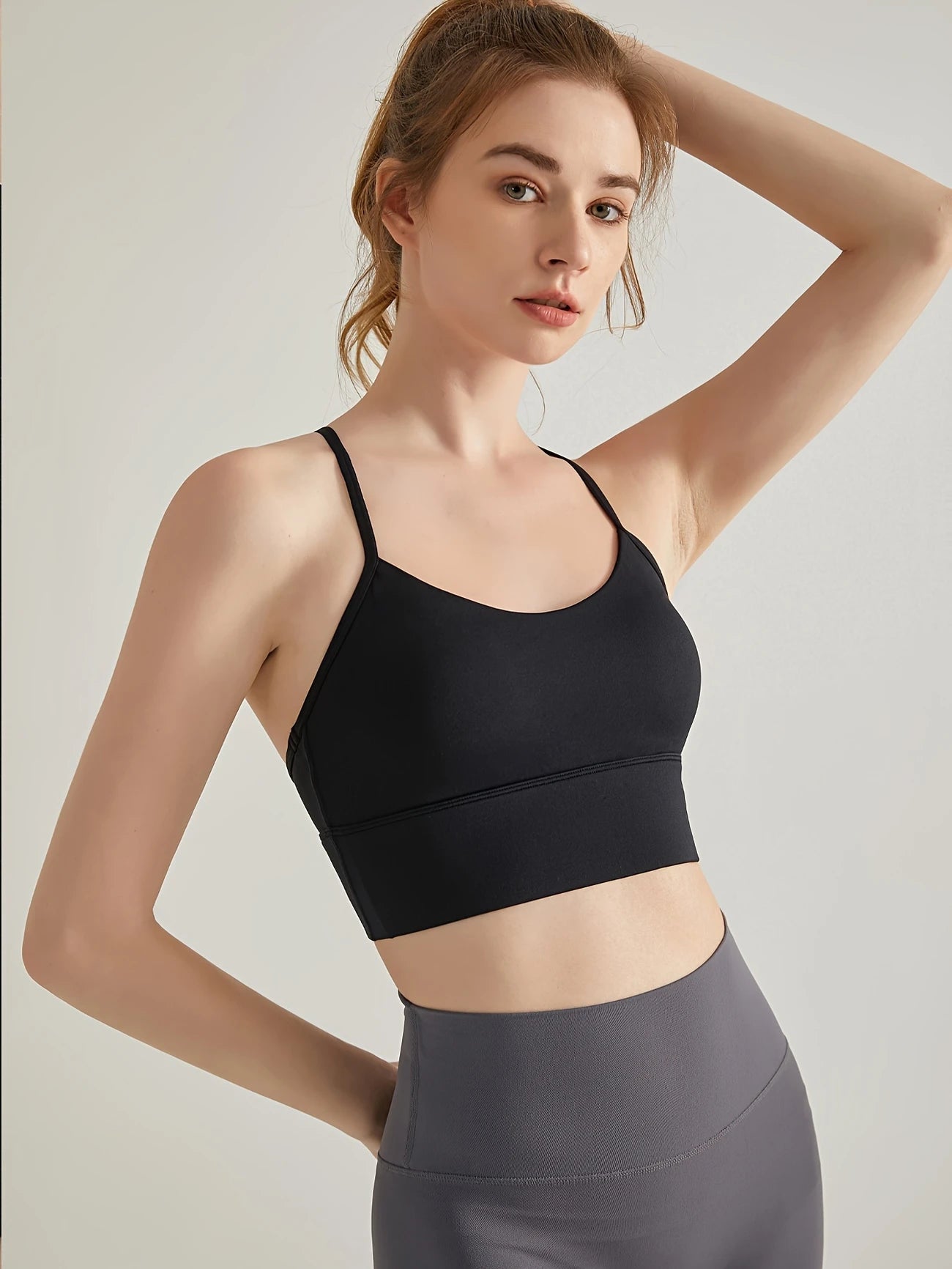 バックデザインミディアムインテンシティスポーツブラ