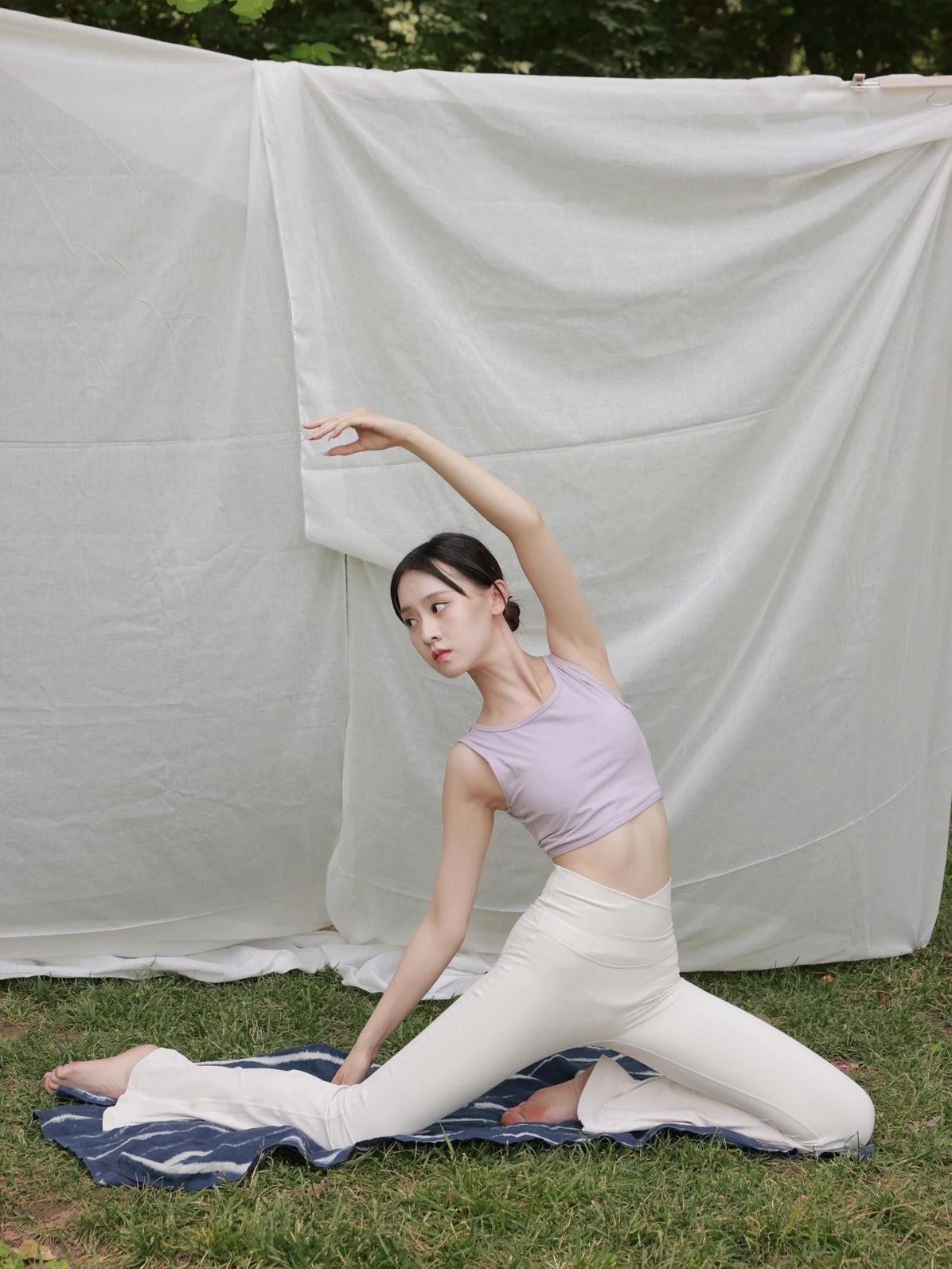 バレエシルエットヨガトップス