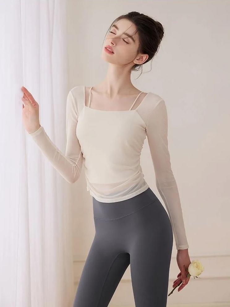 レイヤードチュールデザイントップス