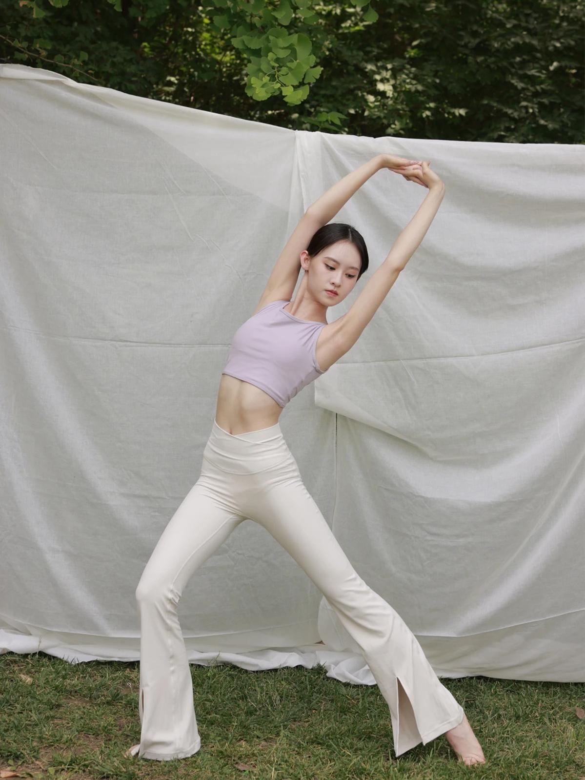 バレエシルエットヨガトップス