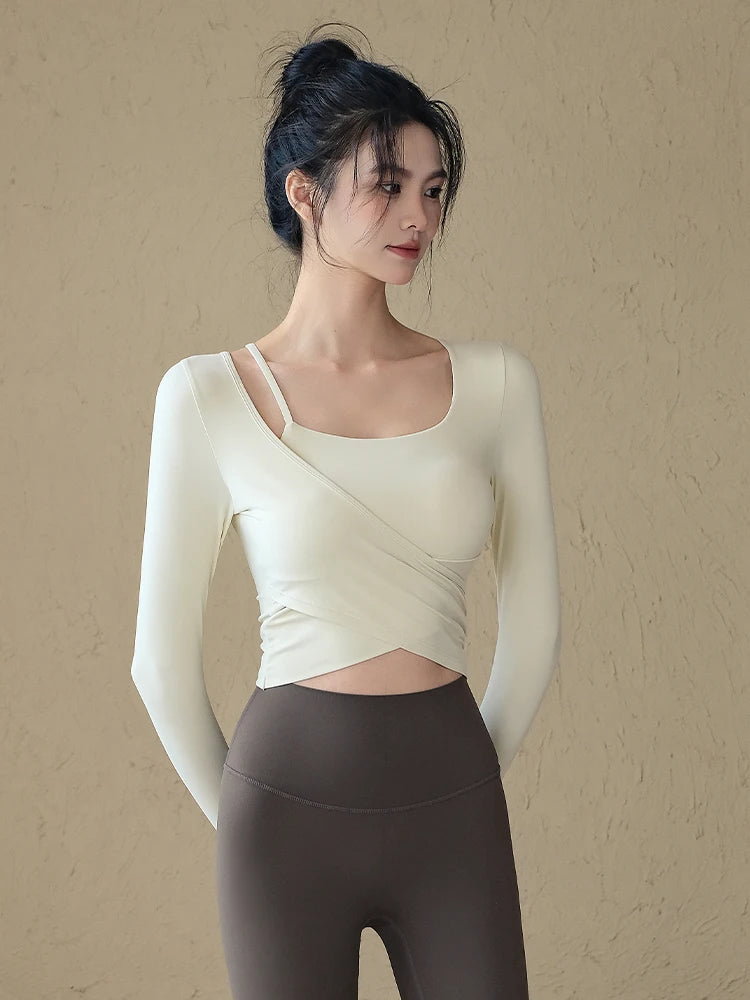 レイヤードデザイントップス