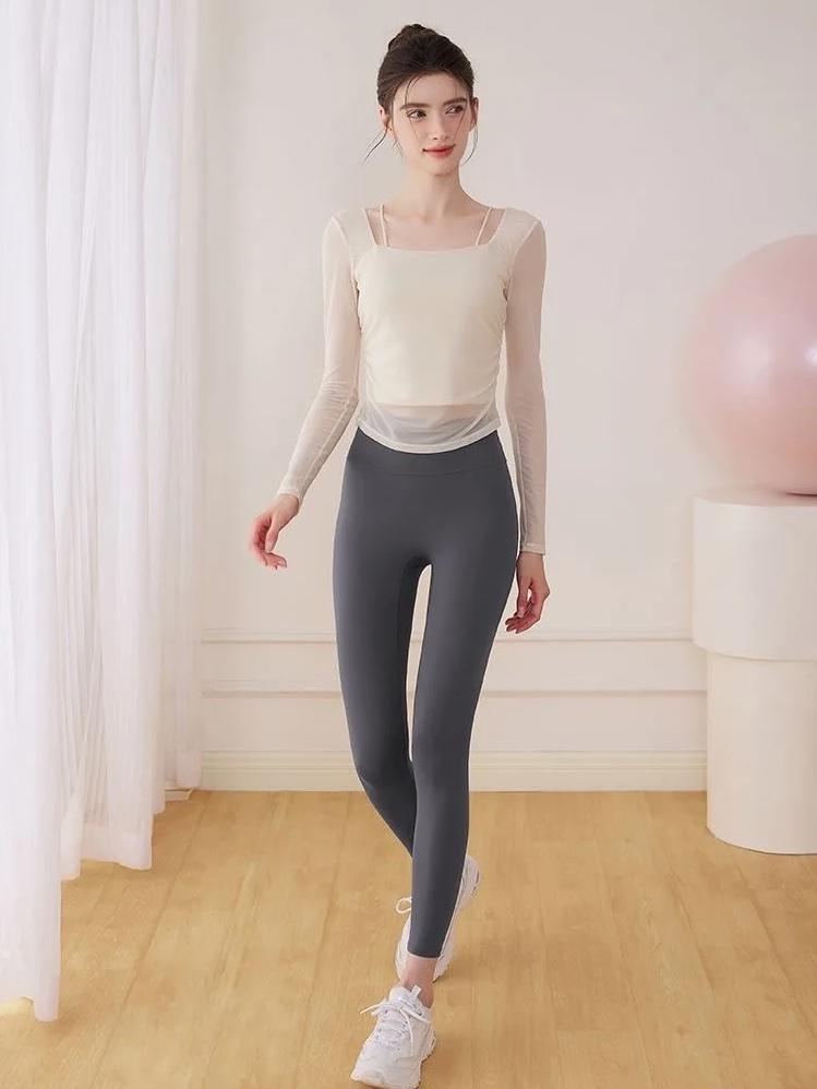 レイヤードチュールデザイントップス