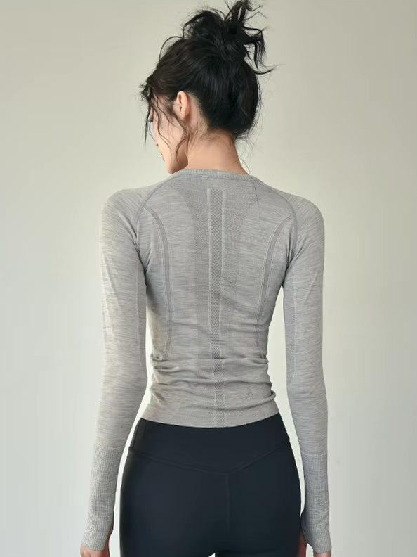 リブライン スリムフィットトップス