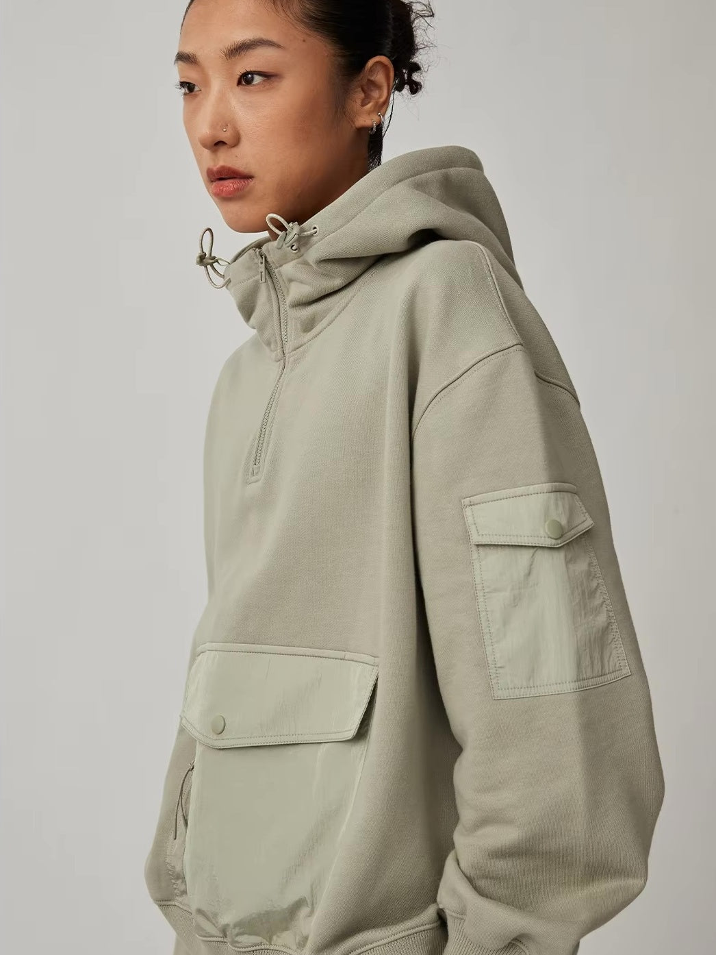 ユーティリティハーフジップフーディ