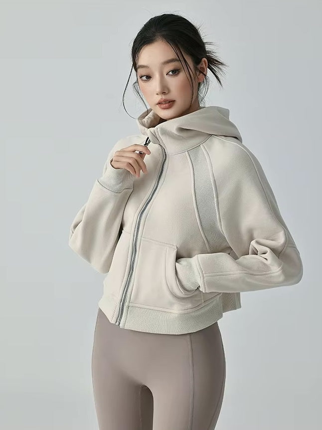 ストラクチャーライン フーディジャケット