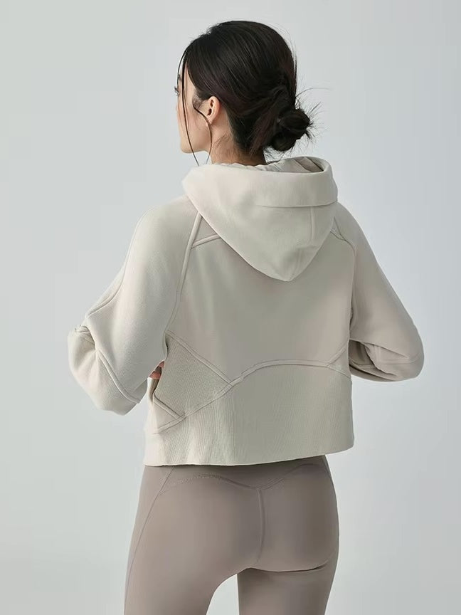 ストラクチャーライン フーディジャケット