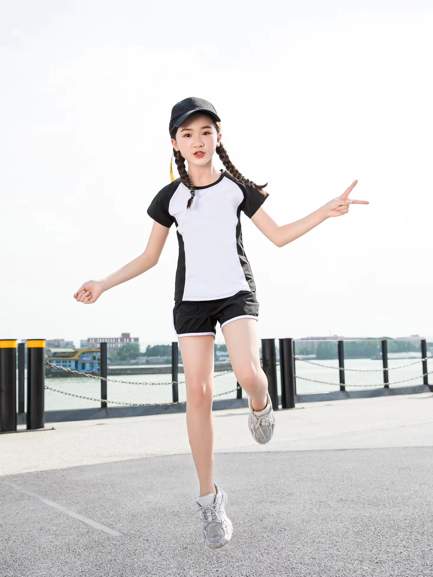 サイドラインキッズスポーツセットアップ