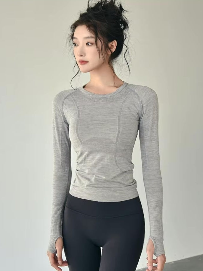 リブライン スリムフィットトップス