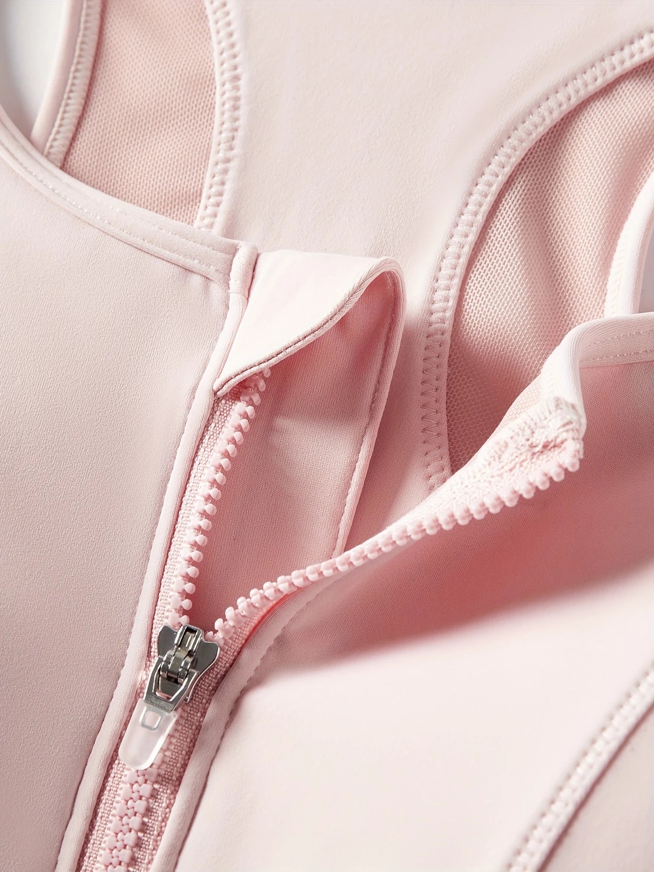 フロントジッパーハイサポートスポーツブラ