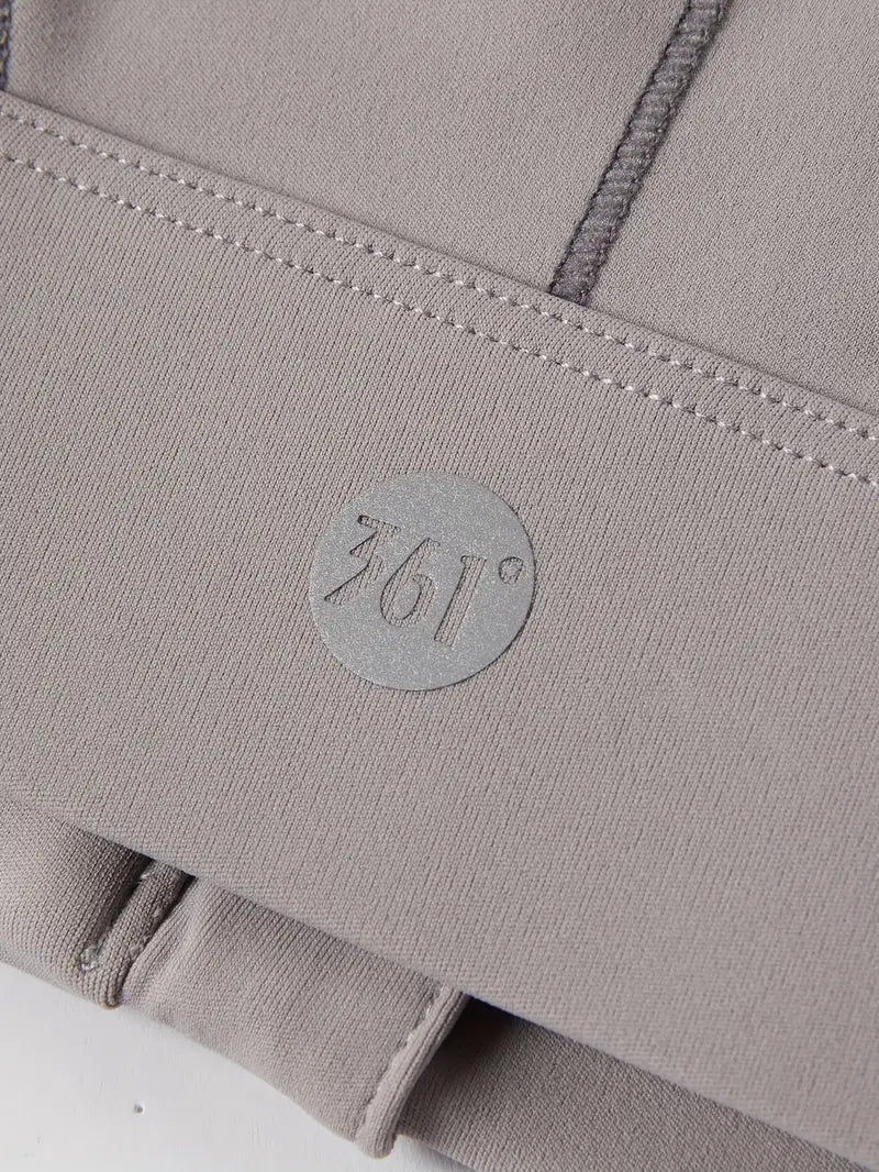 フロントジッパースポーツブラ